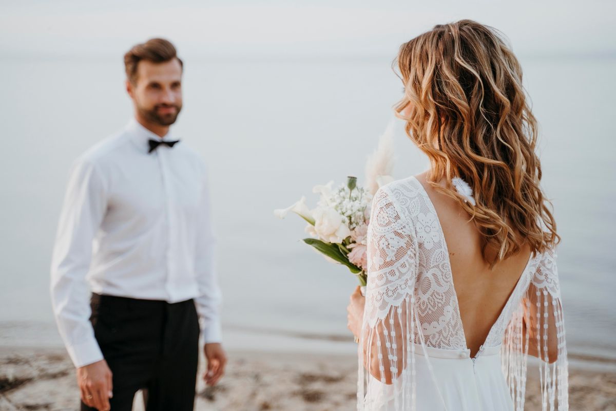 The Essential Wedding Poses The First Look