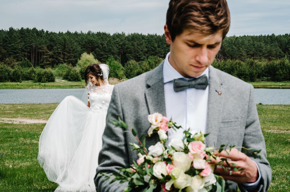 The Essential Wedding Poses The First Look 2