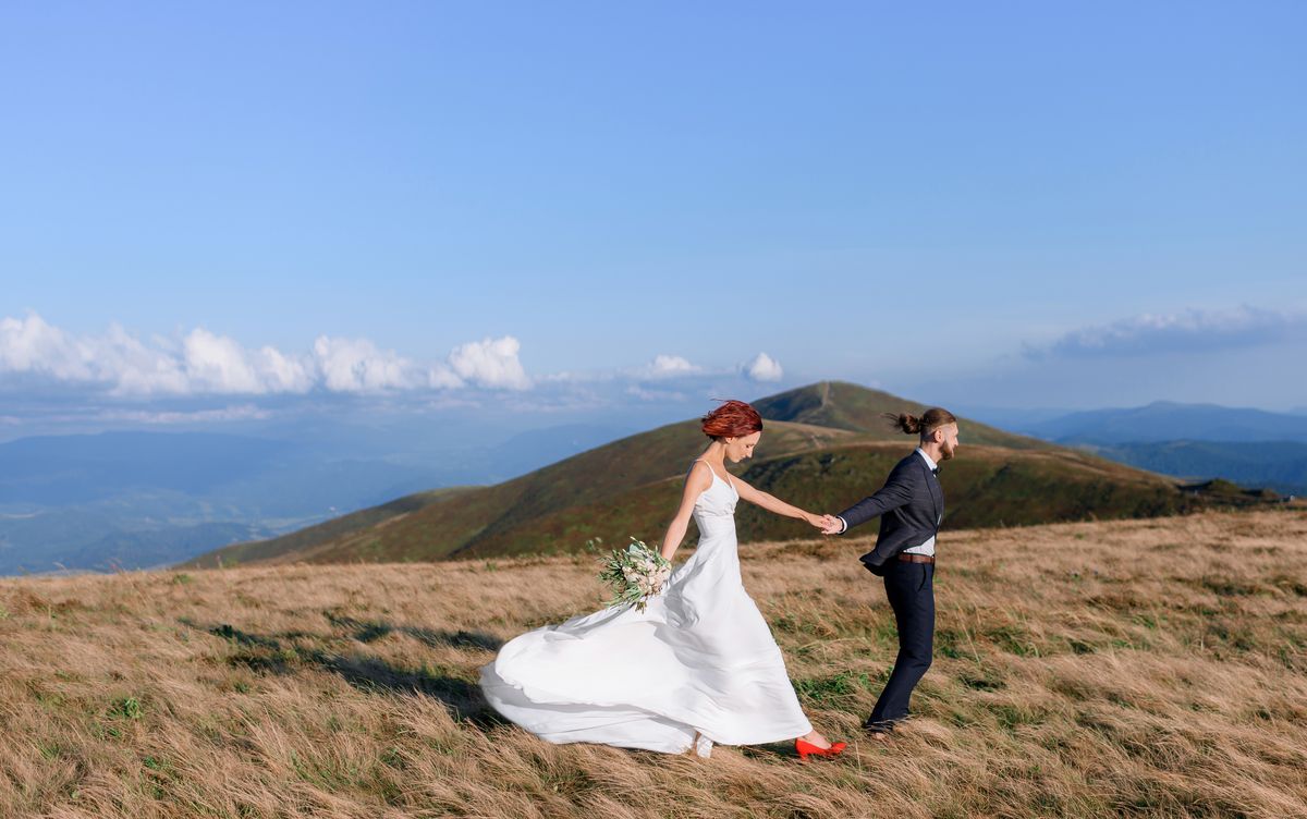 The Essential Wedding Take a Walk 1