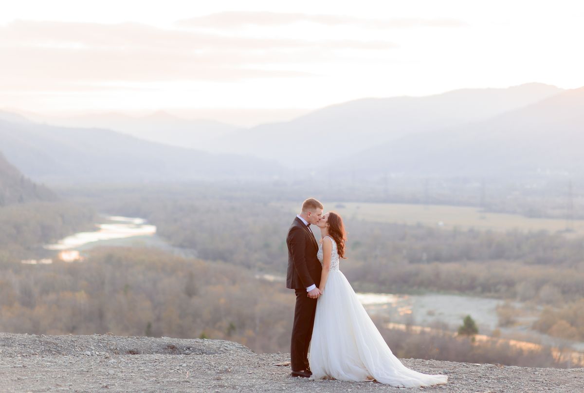 A Variety of Wedding Photo Poses 3