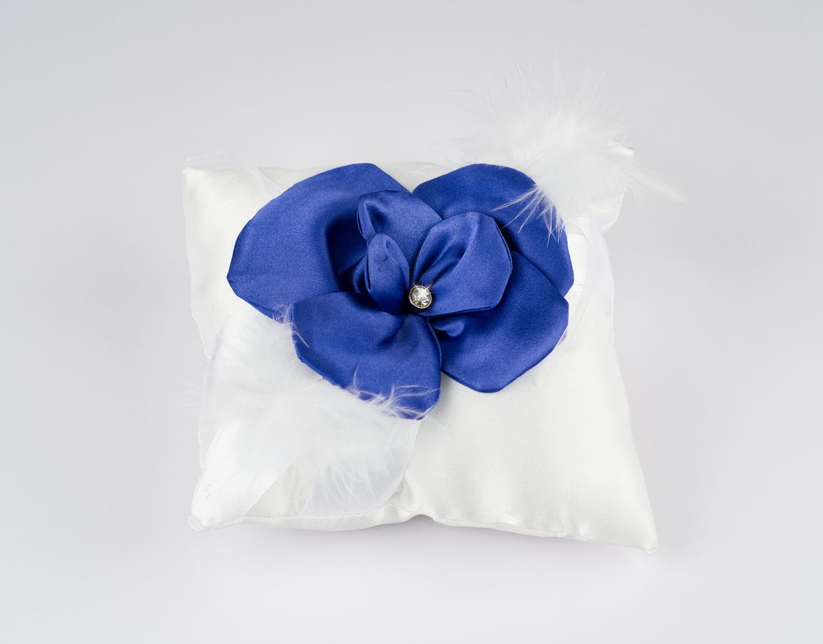 Wedding Day Ceremony Accessories - Ring Pillows 