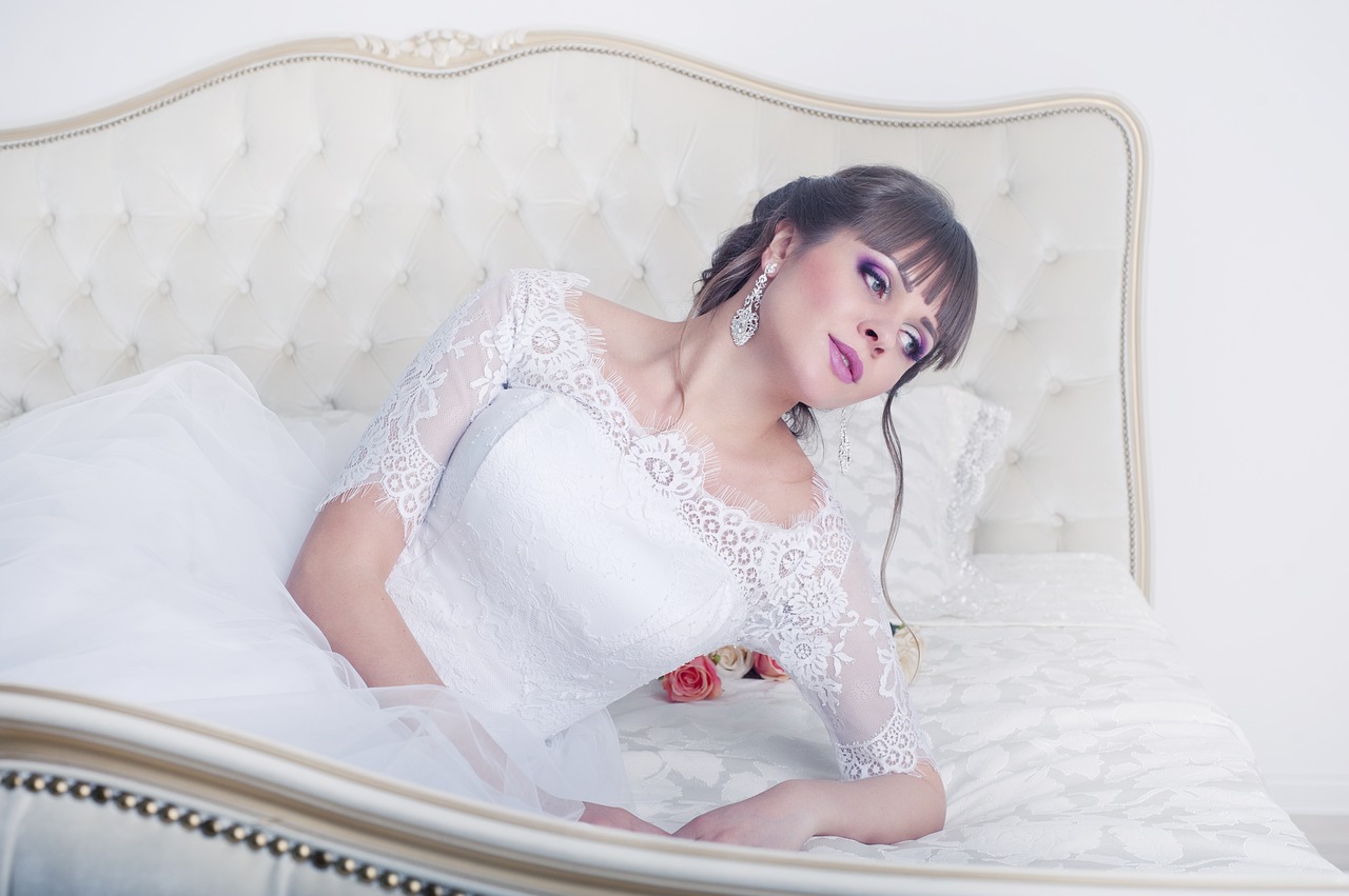 Wedding Makeup Ideas for Every Kind of Bride Glamorous Looks