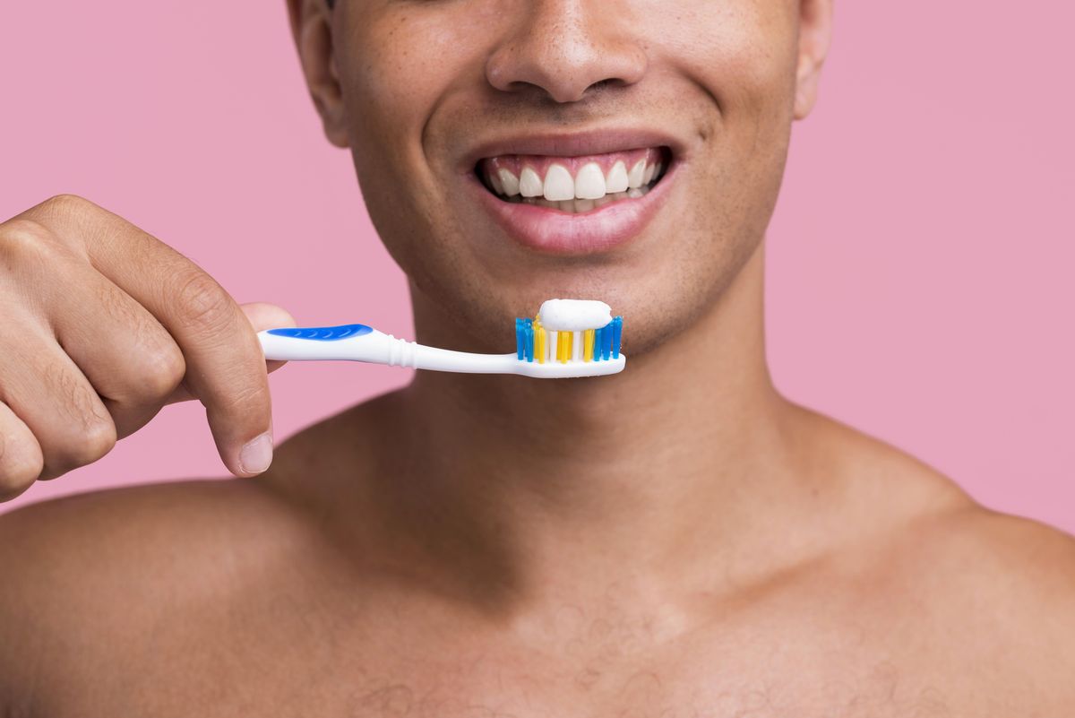 Groom Makeup Guide:Oral Hygiene