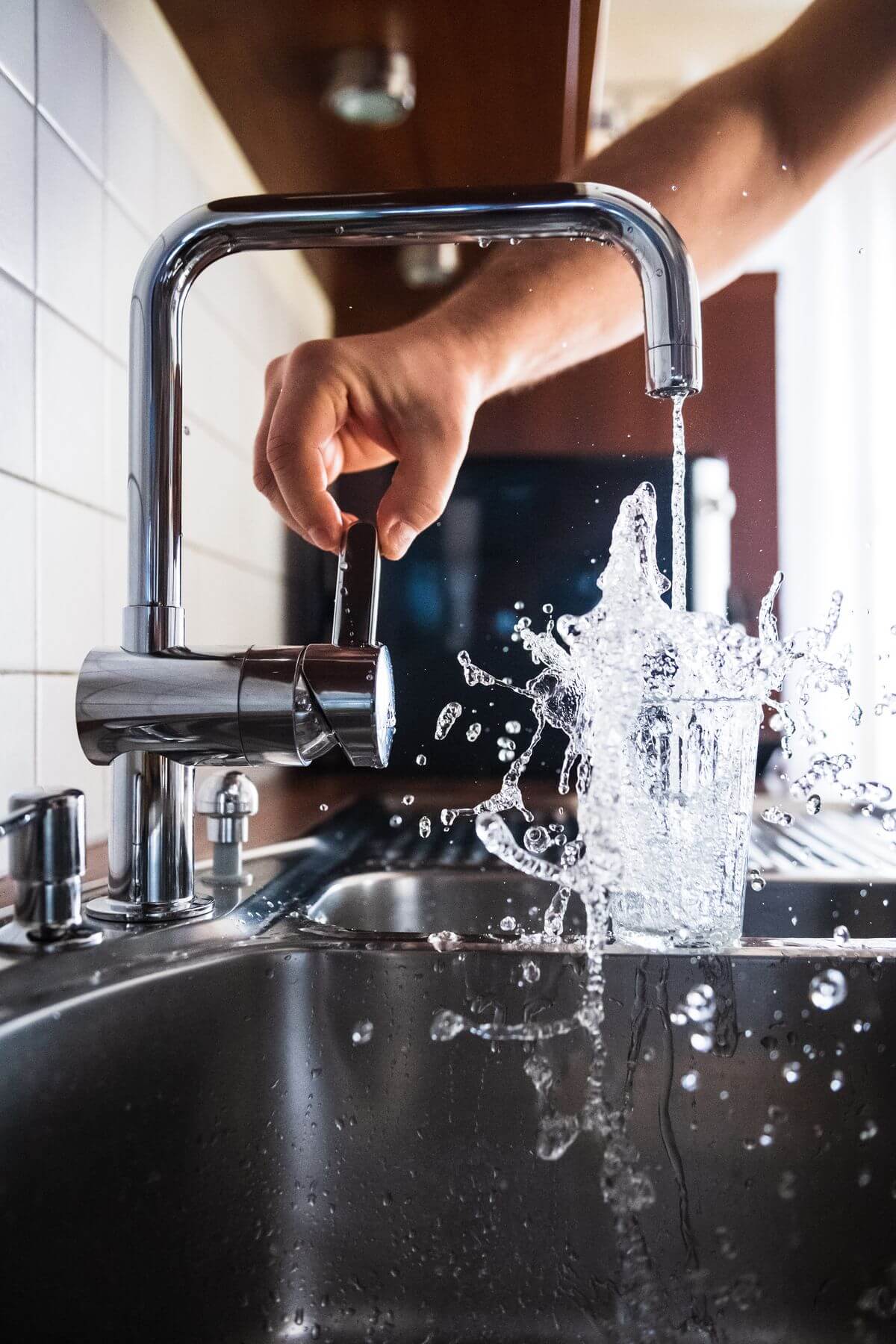 Groom Makeup Guide:Drink More Water