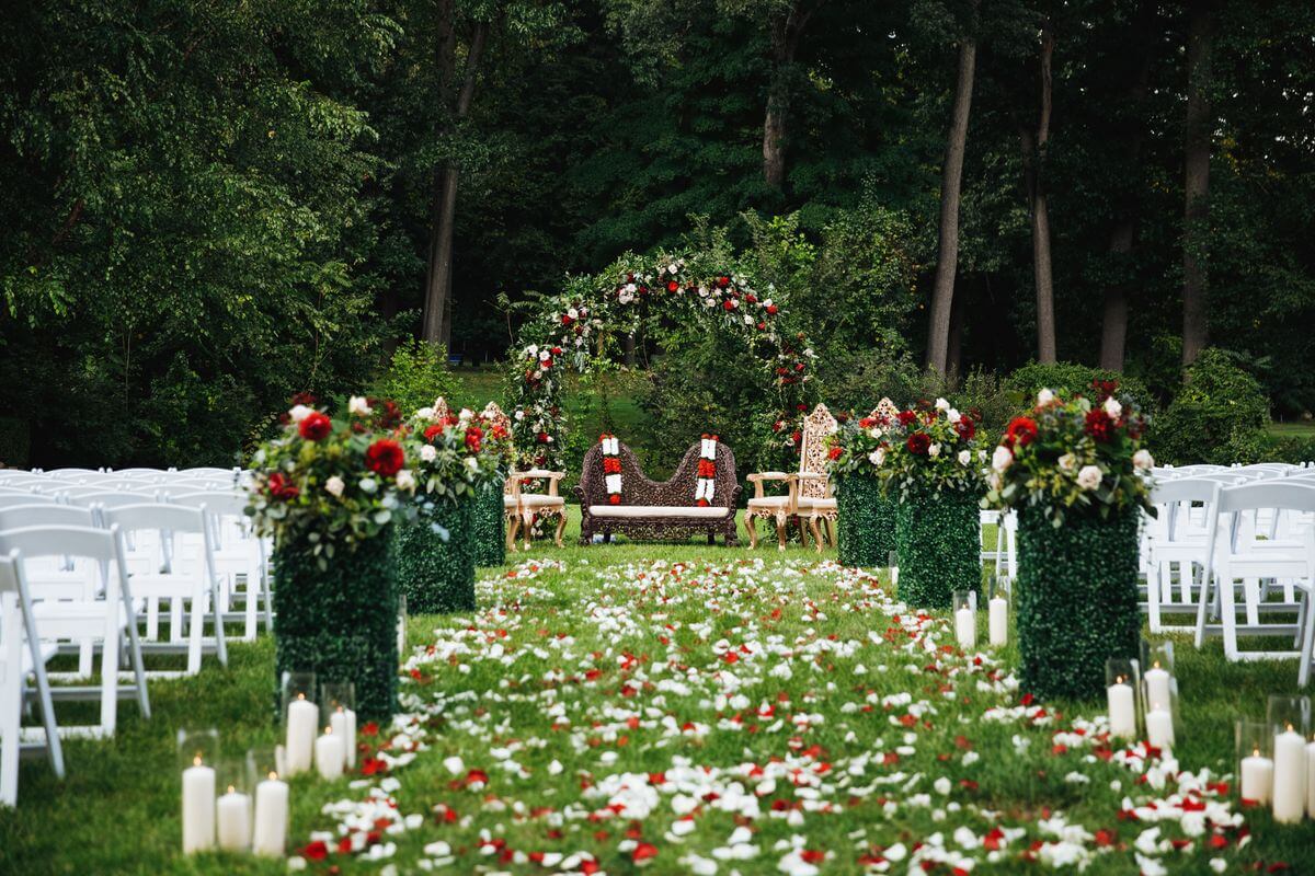 Ceremony Flowers:Altar Area