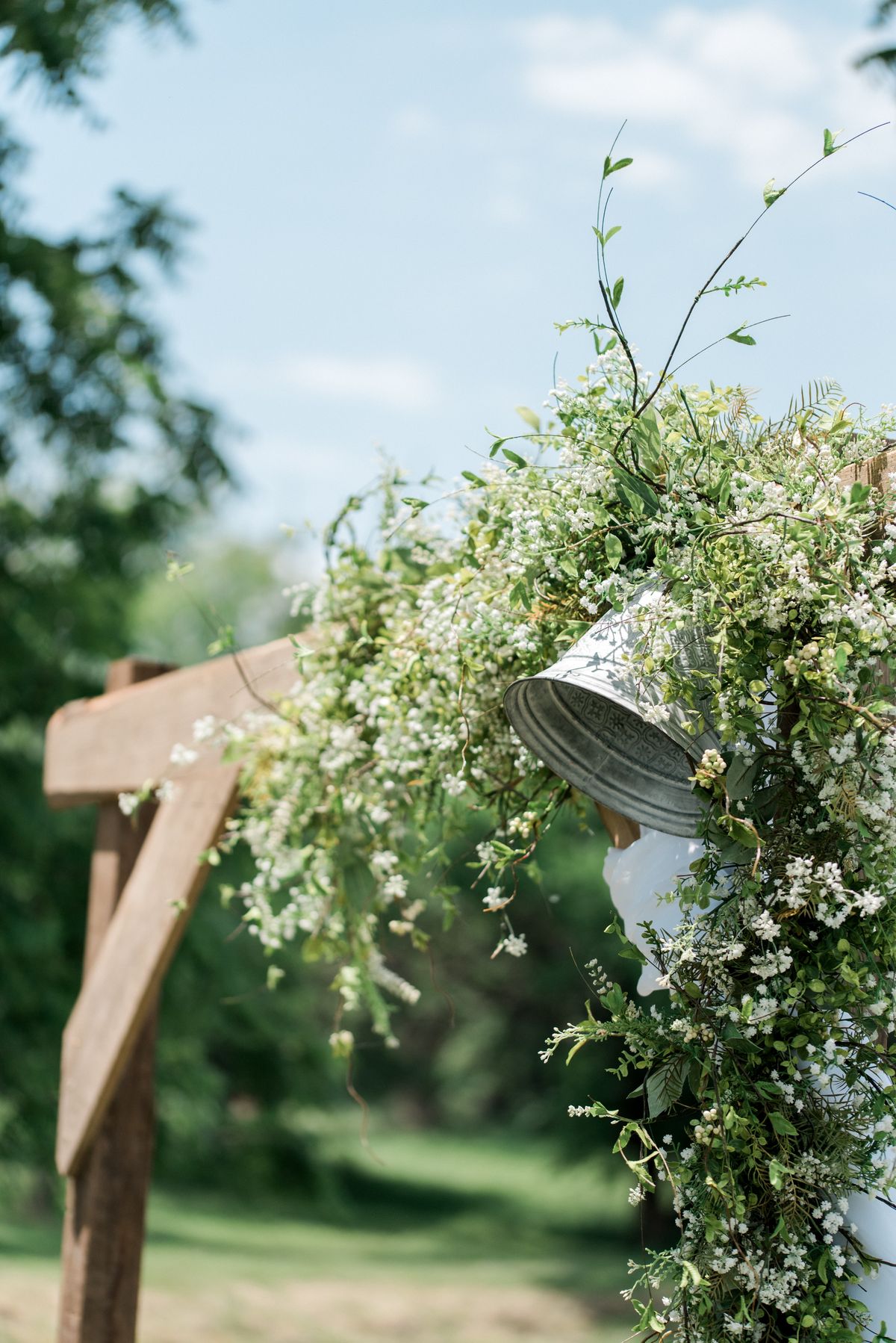 Ceremony Flowers:Entryway