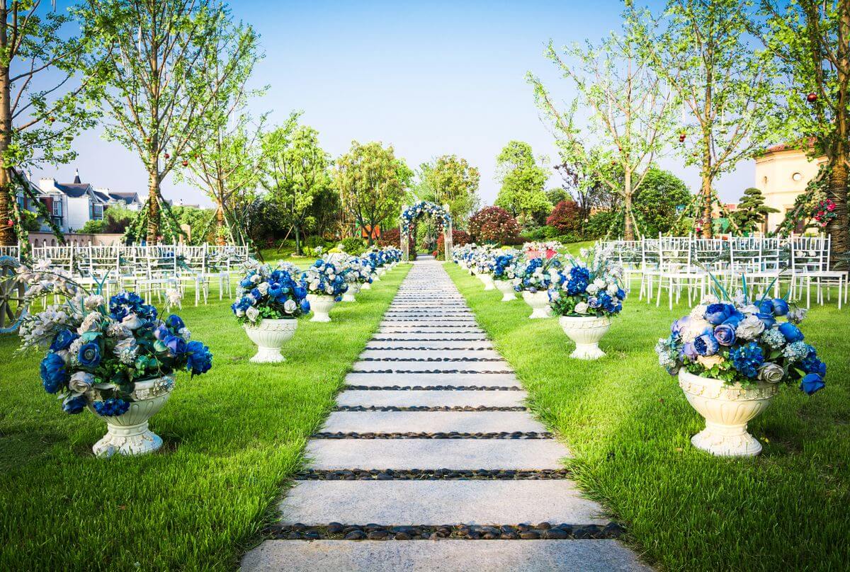 Ceremony Flowers:Entryway