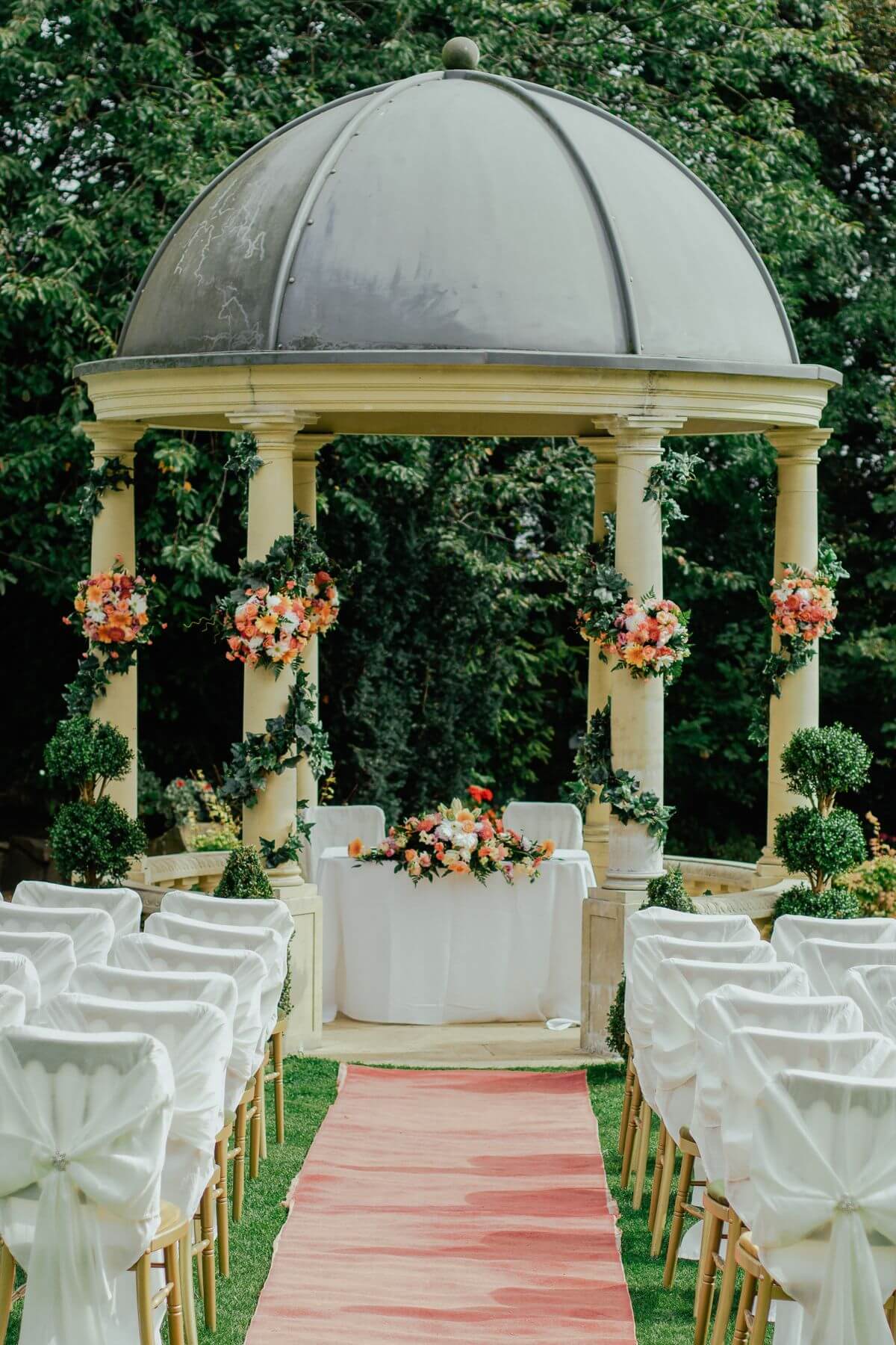 Ceremony Flowers:Altar Area