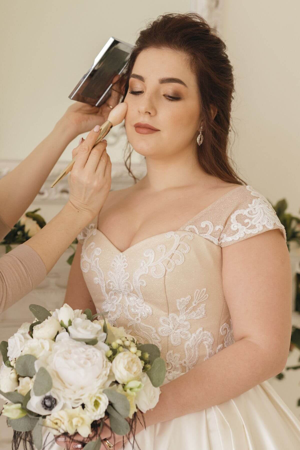 21 Items You Need in a Bridal Makeup Kit - Bronzer